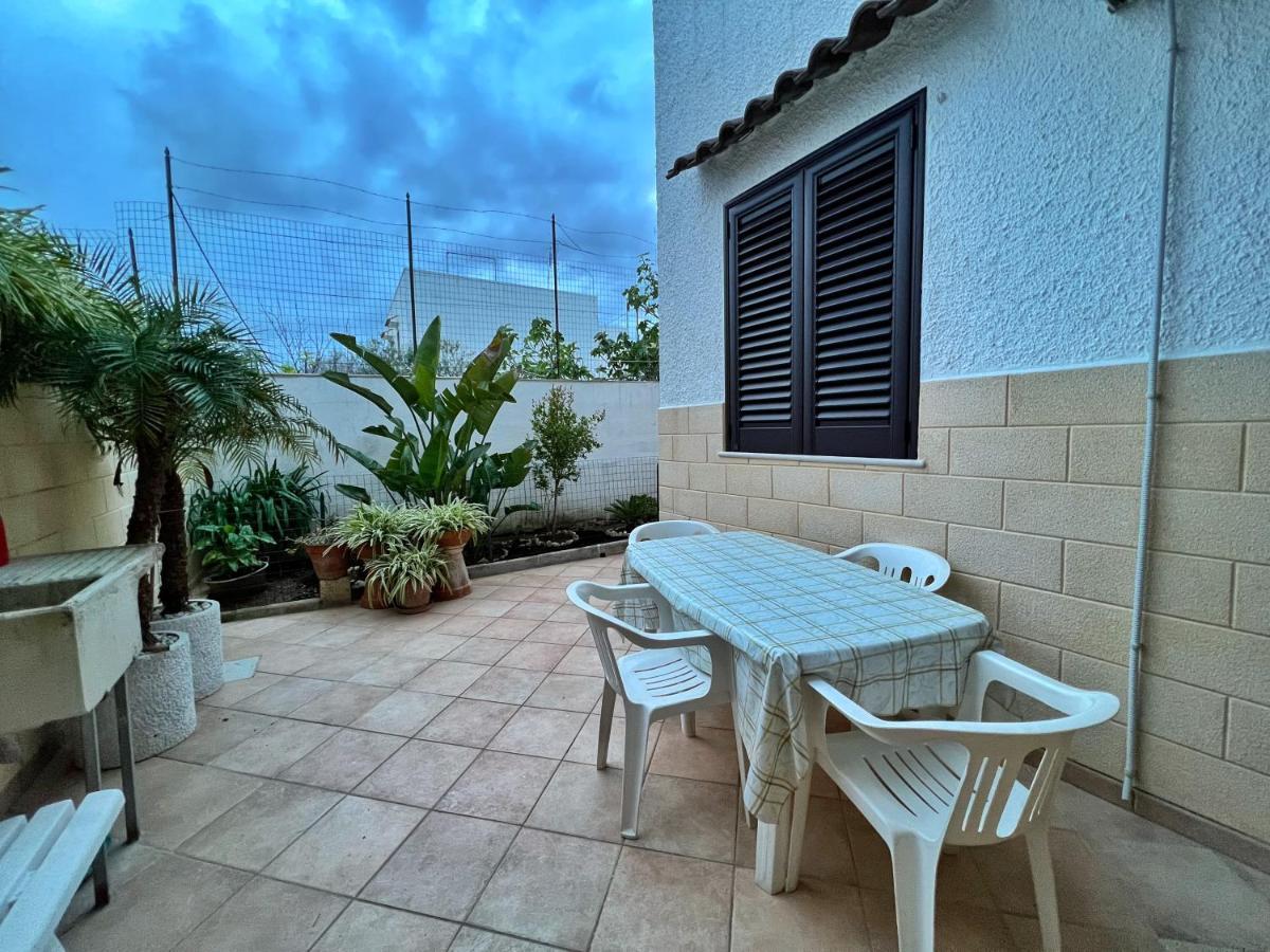 מרינה די פסקולוזה Casa Vacanza Rita מראה חיצוני תמונה